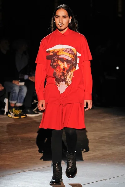 Look 34
